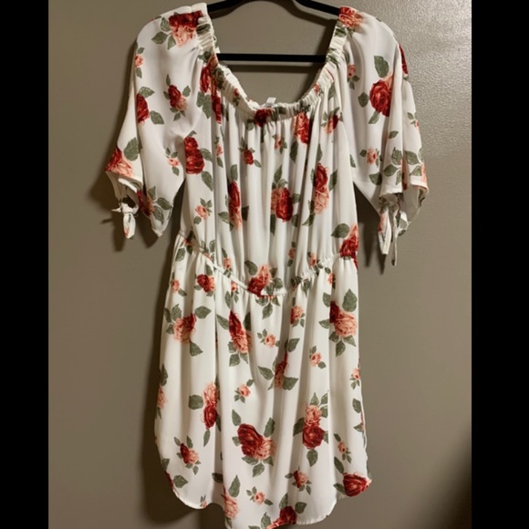 Cute mini summer dress - Picture 1 of 3